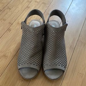 Tan/Taupe colored open toe booties